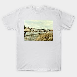 TOPSHAM, DEVON, VIEWED FROM THE RIVER EXE. T-Shirt